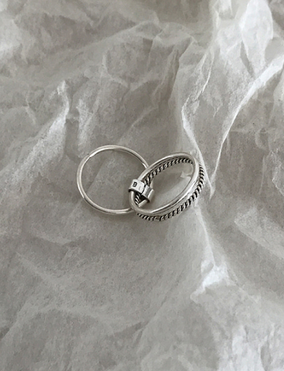 (92.5 silver) skinny mix ring S size